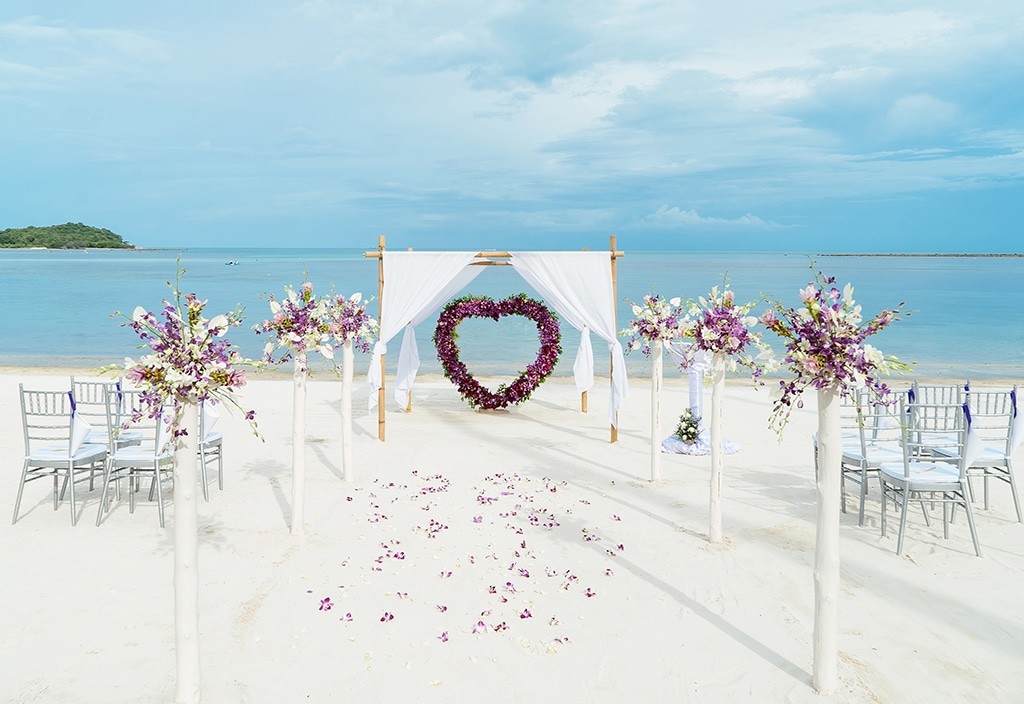 Jewellery for a beach wedding