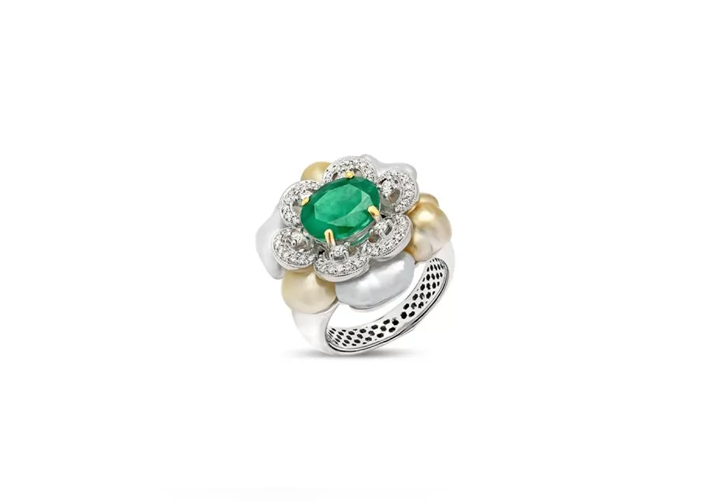 EMERALD AND PEARL FLOWER RING