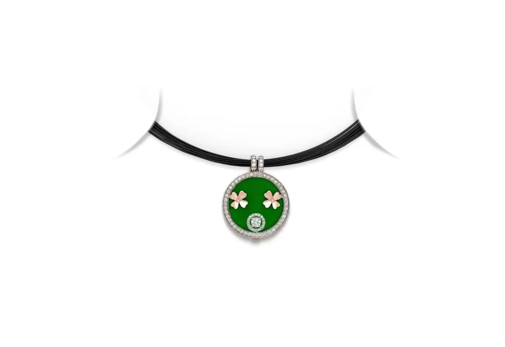 Clover Motif Medallion Pendant Necklace