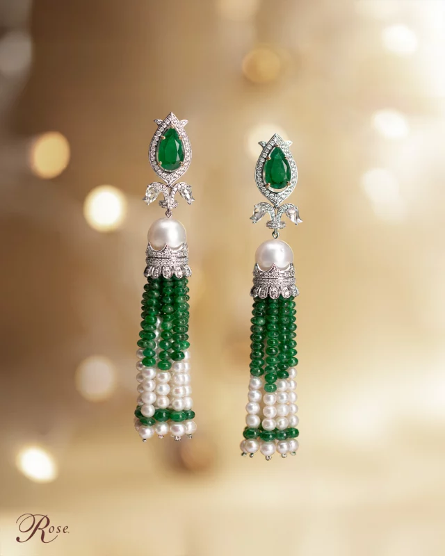 A crown of emeralds and diamonds leads to an intricate South Sea pearl dome, descending into the tassel of emerald beads and fresh water pearls. 

#TheHouseofRose #RoseJewellery #LuxuryJewellery #DesignerJewellery #RoseBridal #Earrings #NaturalDiamonds #Emeralds #Pearls #Gemstones #HighJewellery #hautejoaillerie #MyTrousseauMyTreasure